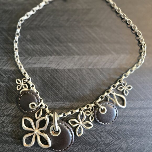 ☀️Fossil Charm Necklace - Leather & Metal - Fall Collection - Picture 4 of 5